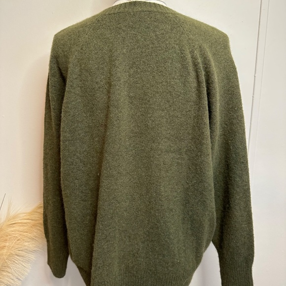 Green Stretchy Sweater - Picture 6 of 6